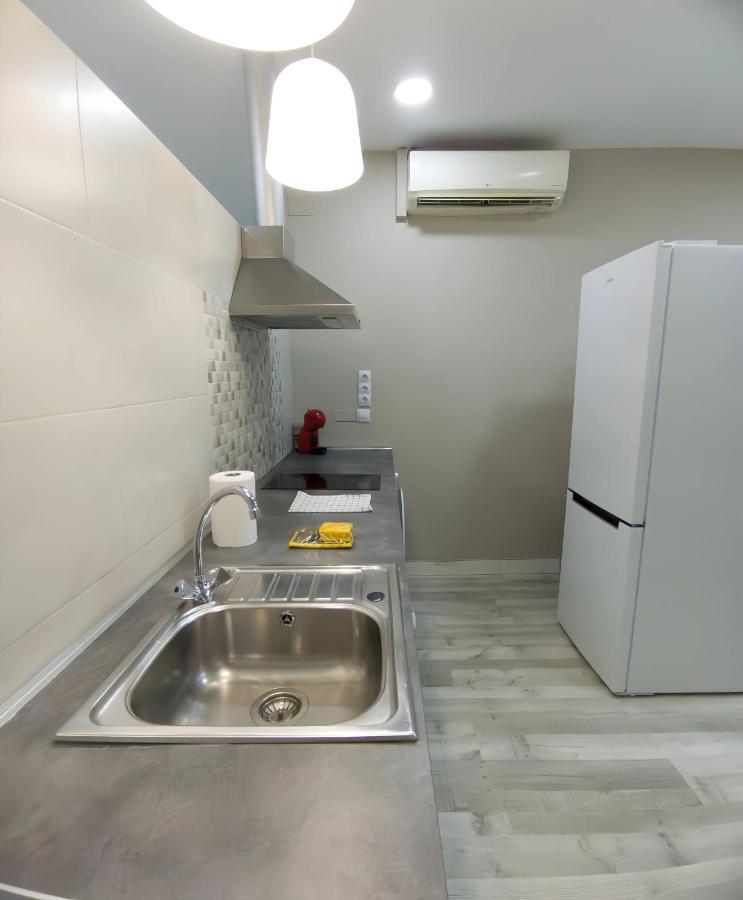 Estudio En El Pleno Centro De Alicante By Renthas Exterior photo